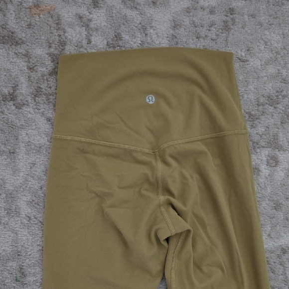 Lululemon High Waisted Crop Legging Size 2 - Picture 4 of 5